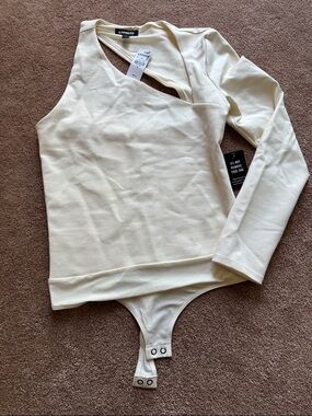 Express Cream One-Shoulder Long Sleeve Bodysuit for Kids